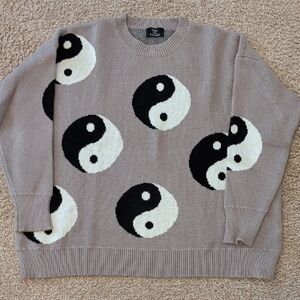 Dressed in LALA Gray Yin Yang Crewneck Sweater - Black & Gray